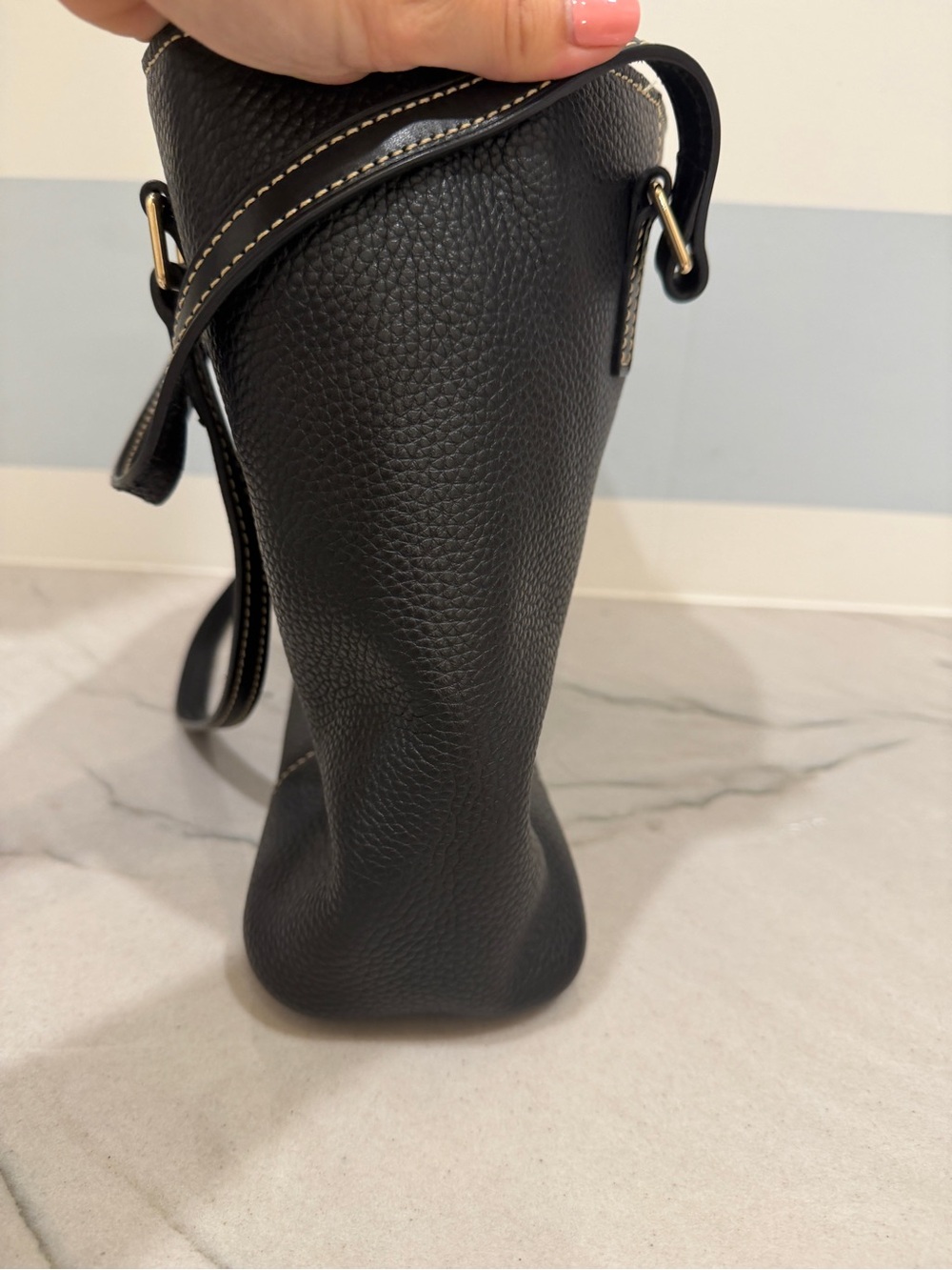 Dooney & Bourke Black Pebbled Leather Lexington Shopper Tote Red Interior - Picture 11 of 13